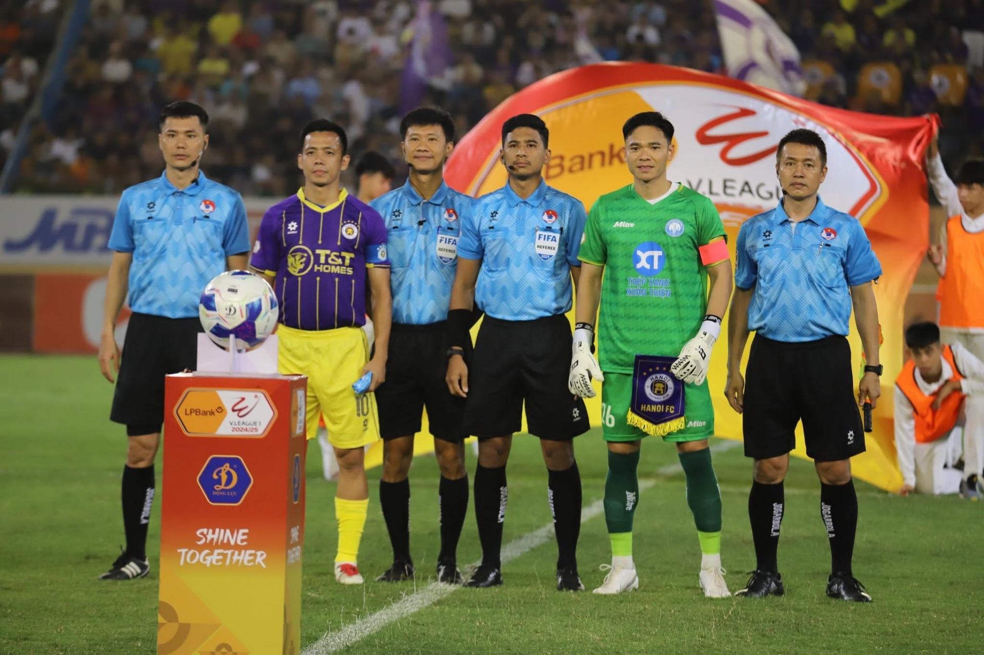 Trực tiếp Hà Nội 0-0 Nam Định: Rực lửa chung kết sớm