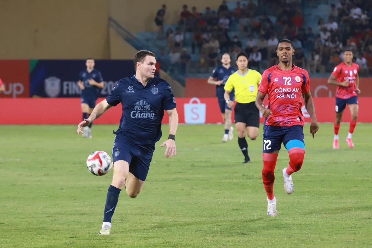 Trực tiếp CAHN 0-0 Buriram United: Sôi động