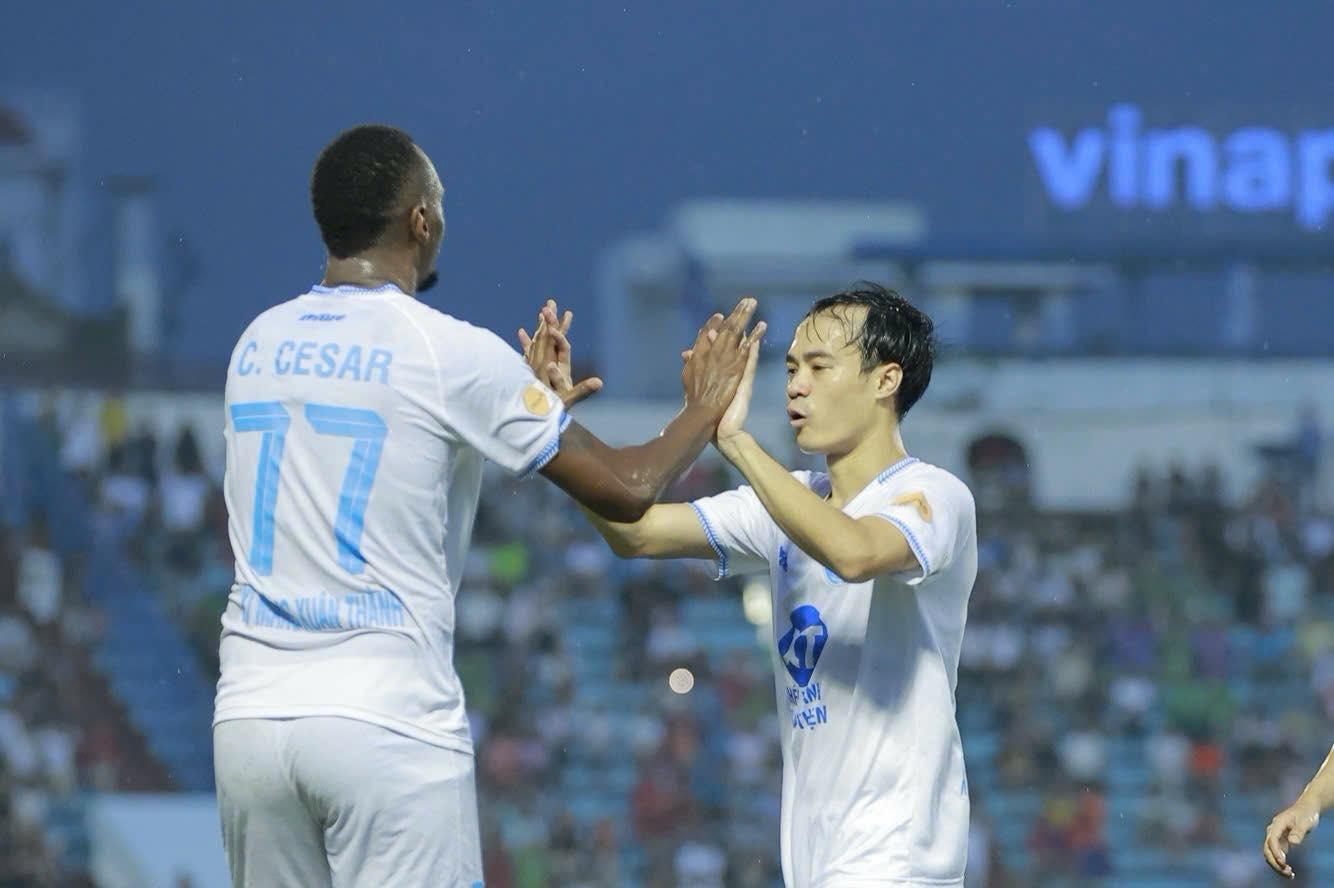 Trực tiếp Nam Định 4-1 HAGL: Vỡ trận