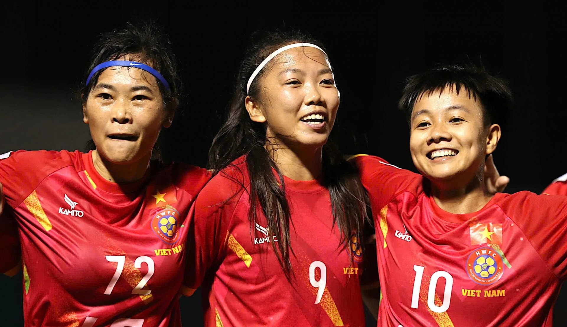 CHÍNH THỨC: Đội Việt Nam chốt 21 cầu thủ sang Lào đá tứ kết châu Á