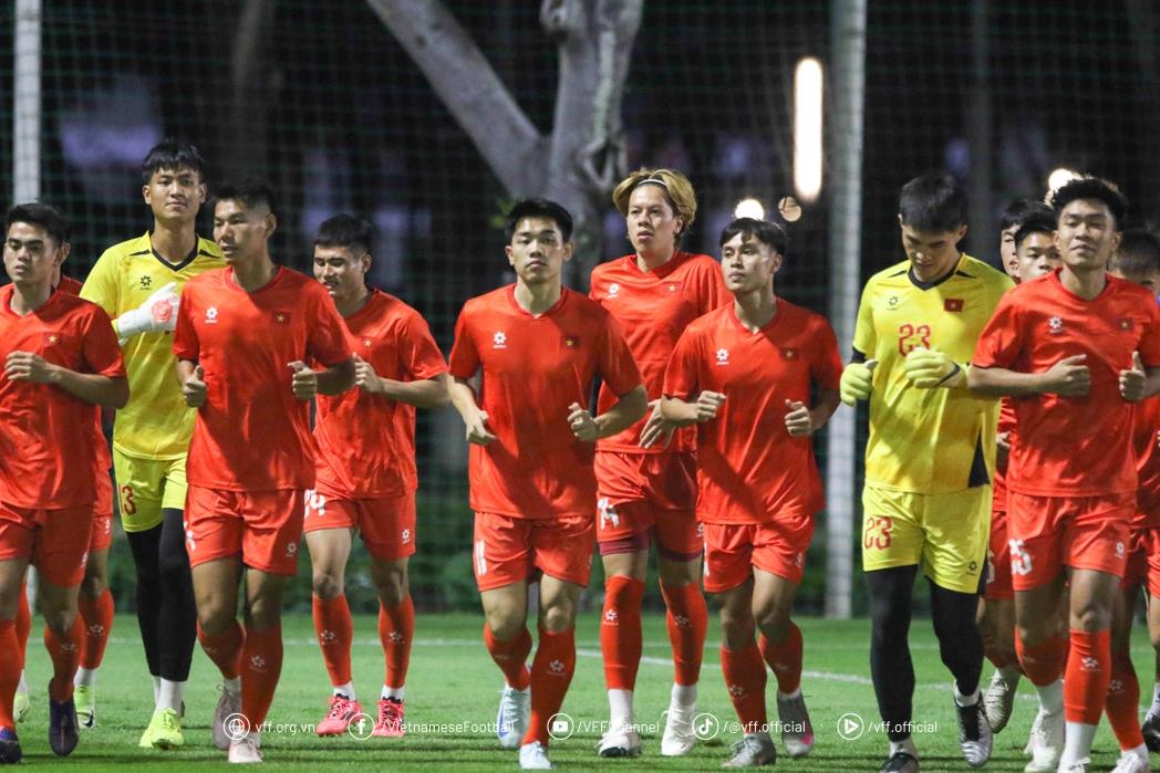 Vừa tới Indonesia, U23 Việt Nam gặp 'sự cố' bất ngờ