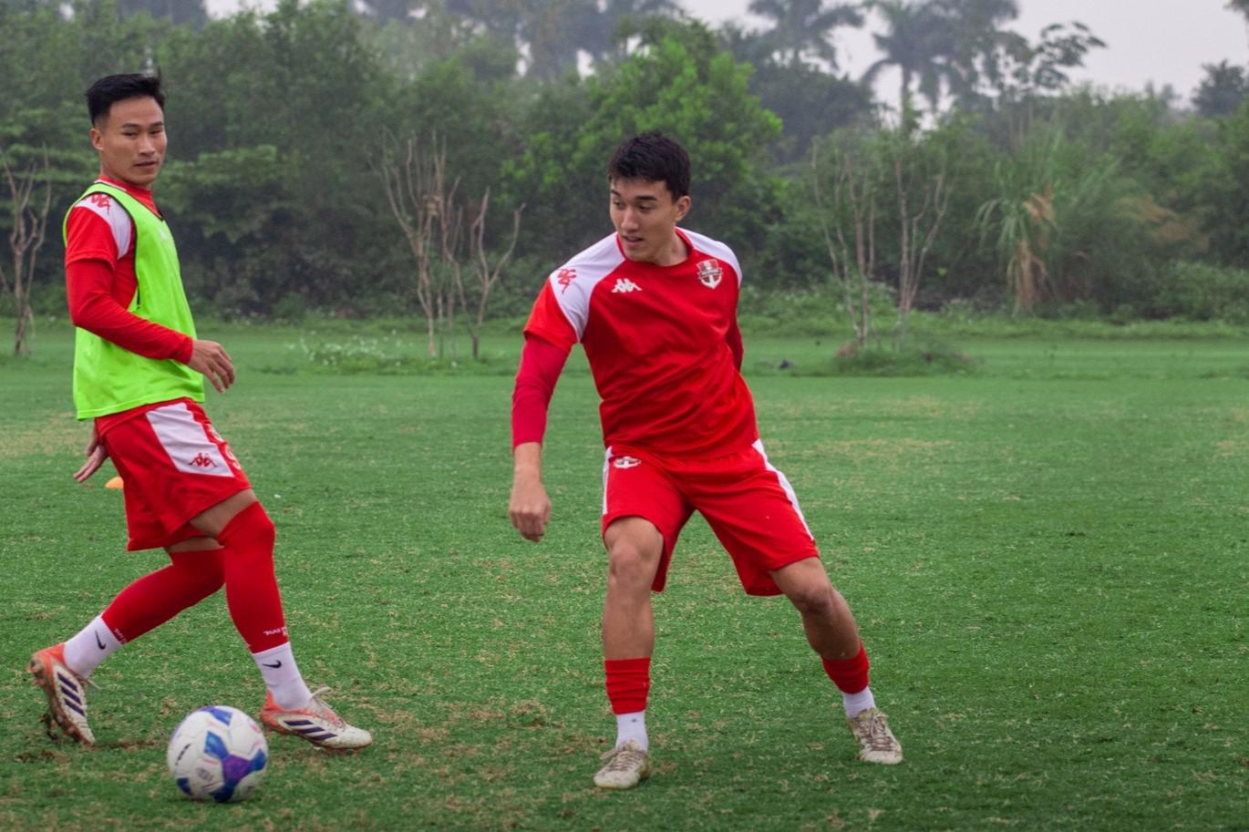 Việt kiều Canada chỉ thẳng mục tiêu khi thi đấu ở V-League