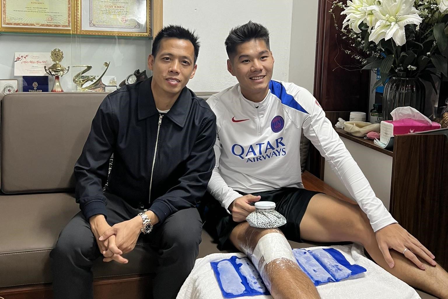 Văn Quyết bất ngờ có hành động ấm lòng với đàn em Hiểu Minh dịp Tết Nguyên đán