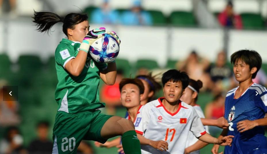 AFC hết lời khen thủ môn ĐT Việt Nam sau trận thua 0-4 Nhật Bản