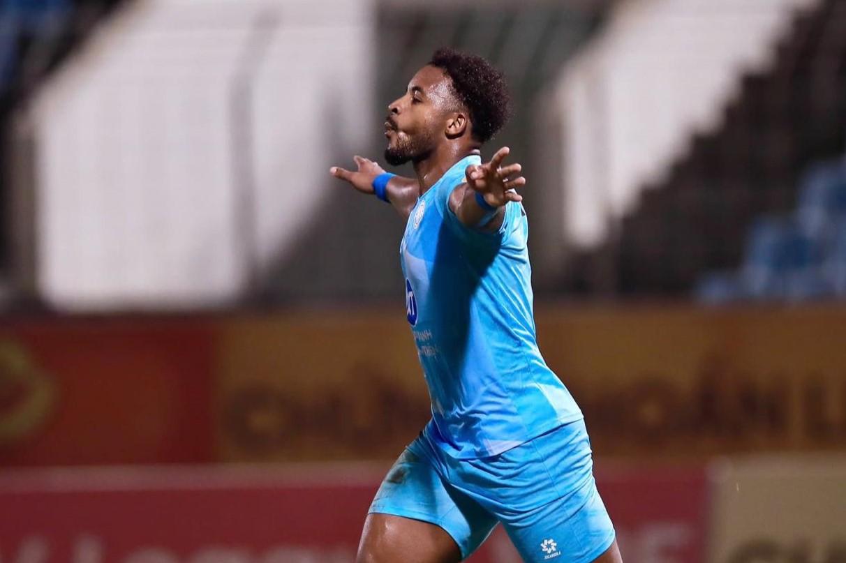 Xuân Son lập công, Nam Định vào bán kết Cúp Quốc gia 2025/26