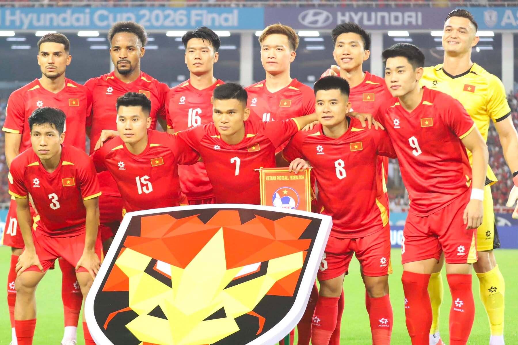 CĐV Philippines sửng sốt trước một cái tên của ĐT Việt Nam: 'Như quái vật!'