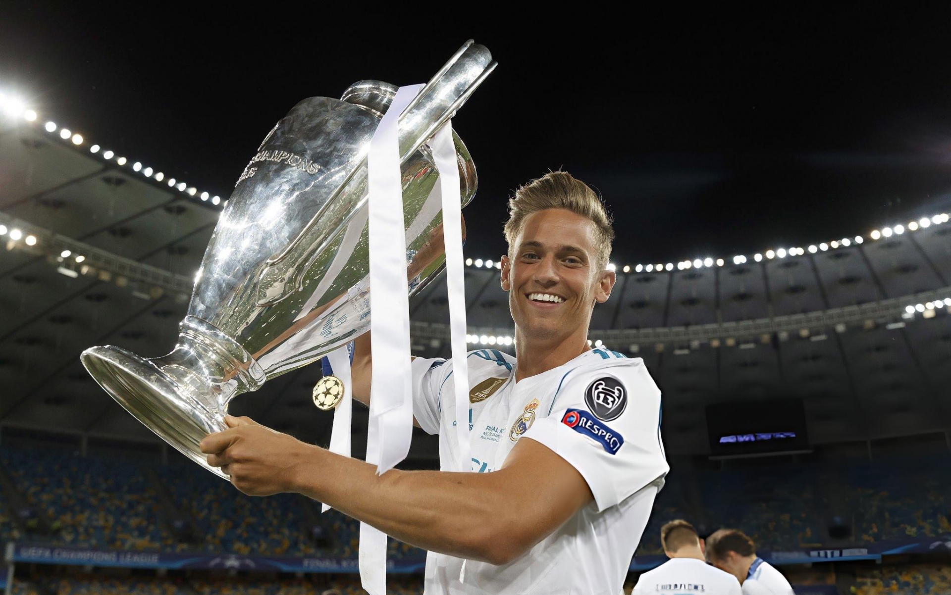 MU hỏi mua ‘cỗ máy vạn năng’ từng vô địch Champions League