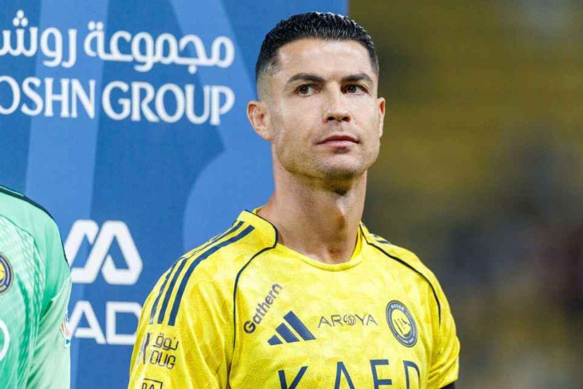 Cristiano Ronaldo 'quay xe', chốt ngày trở lại cho Al Nassr