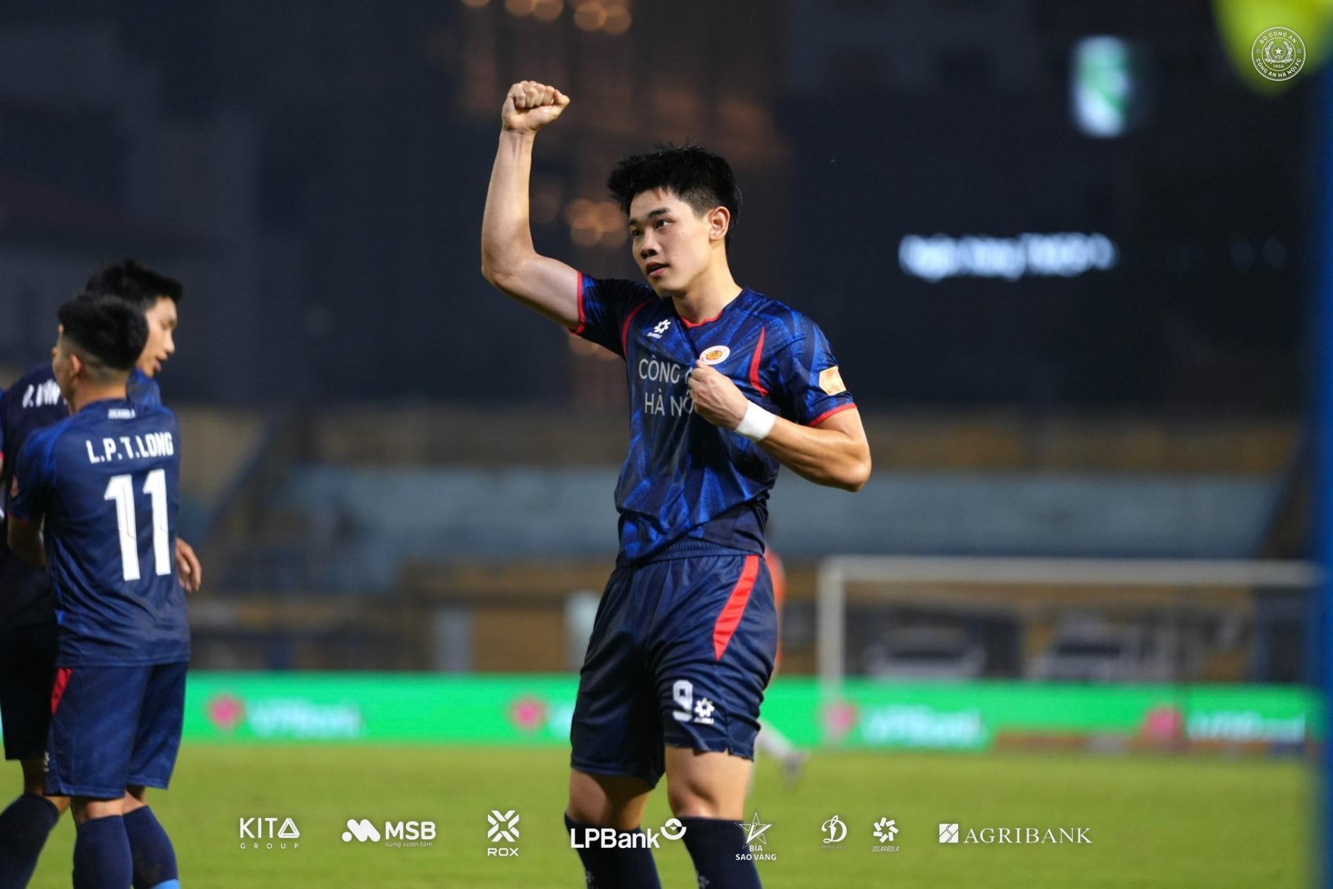 Trực tiếp bóng đá CAHN 4-1 Đà Nẵng: Đình Bắc lập cú đúp