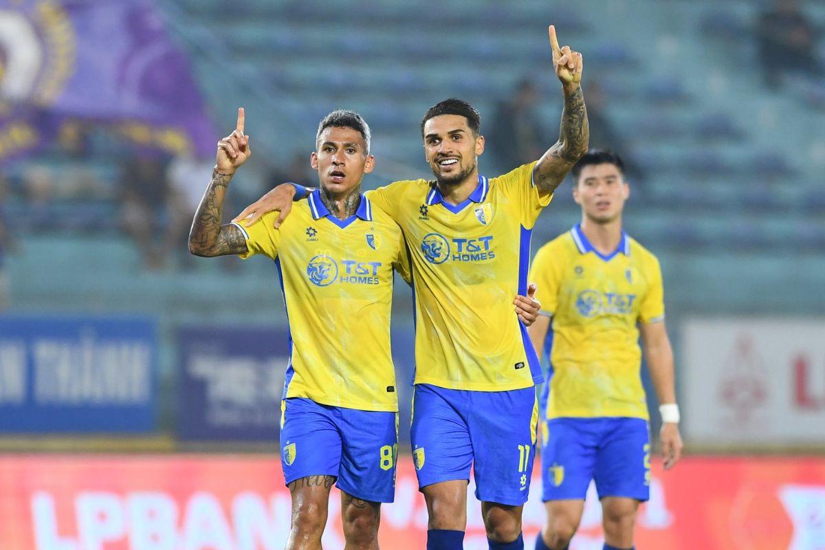 Hoàng Hên tỏa sáng, Hà Nội thắng Becamex TP.HCM ở trận cầu 6 bàn