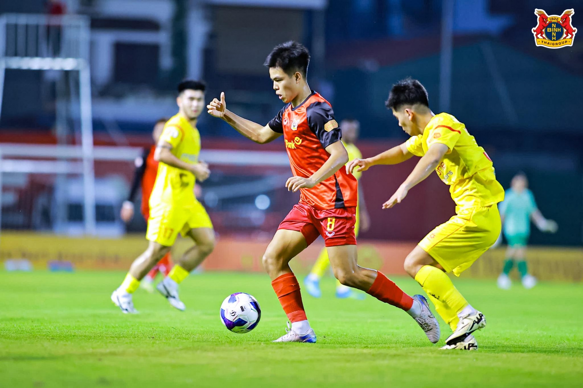 Việt kiều Trần Thành Trung ghi điểm cực lớn trước 2 HLV Hàn Quốc