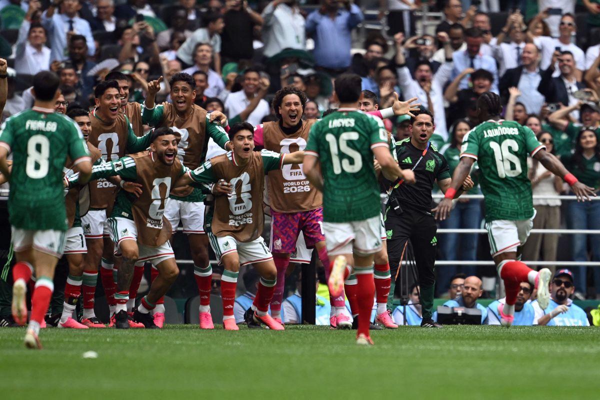 Trực tiếp Mexico 1-0 Nam Phi: Gia tăng sức ép