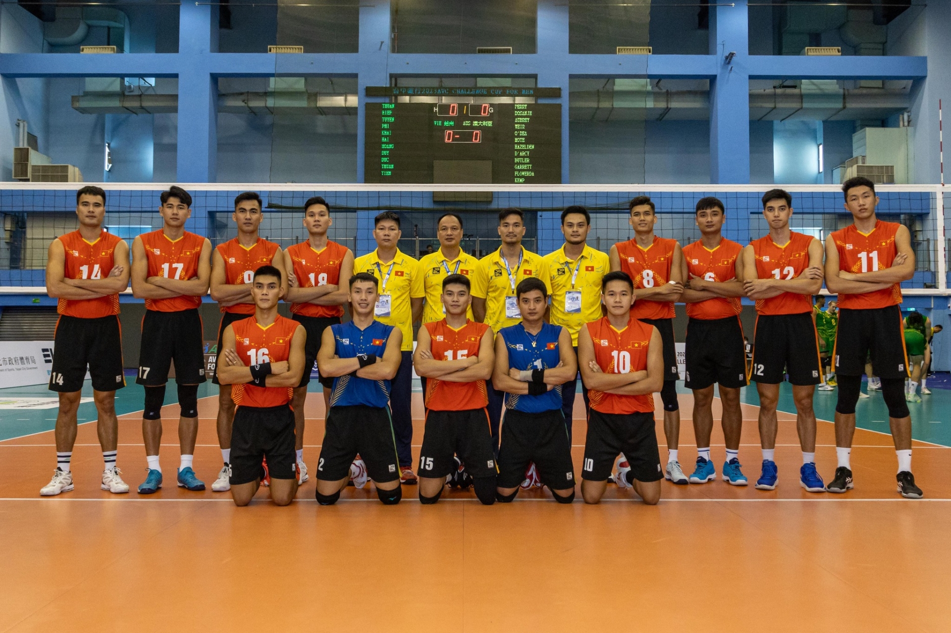 Khủng long bóng chuyền 18 tuổi cao 1m97 của Việt Nam tỏa sáng ở giải châu Á 301169