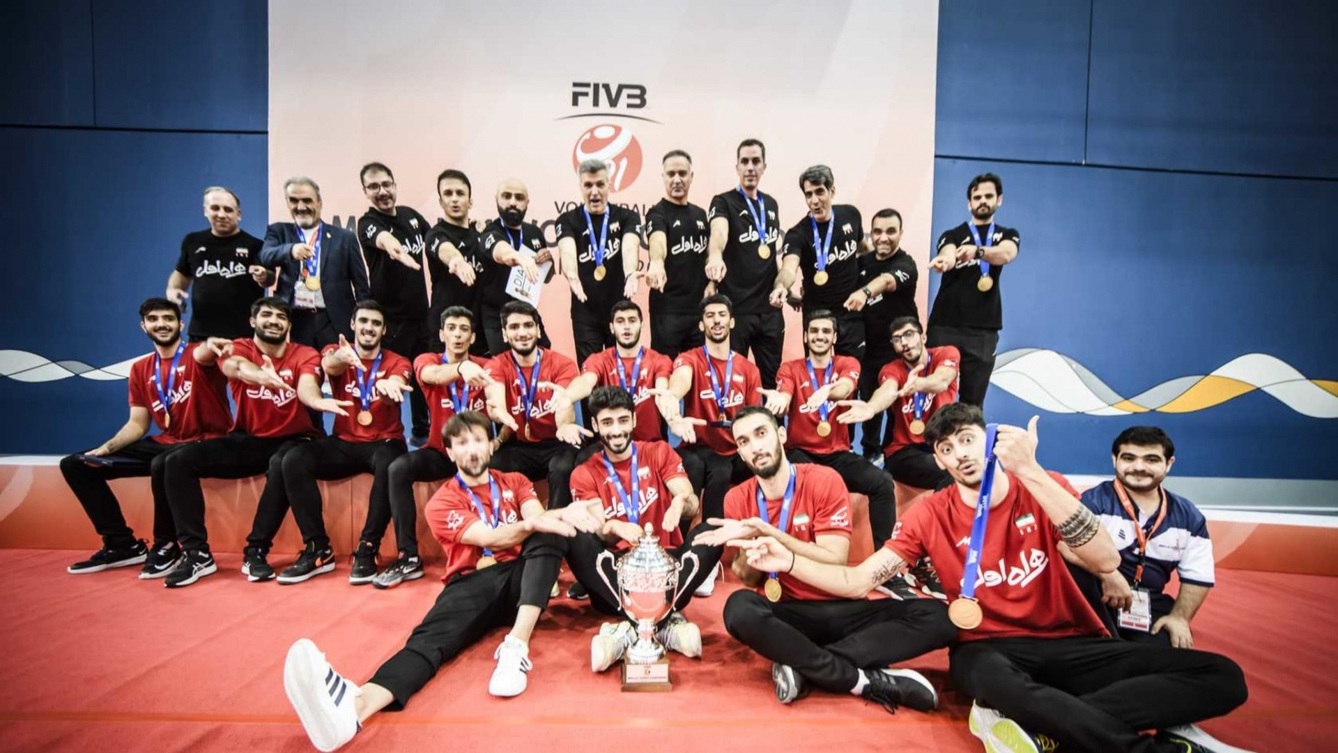 Hạ gục ĐKVĐ, tuyển bóng chuyền nam U21 Iran vô địch thế giới-304344