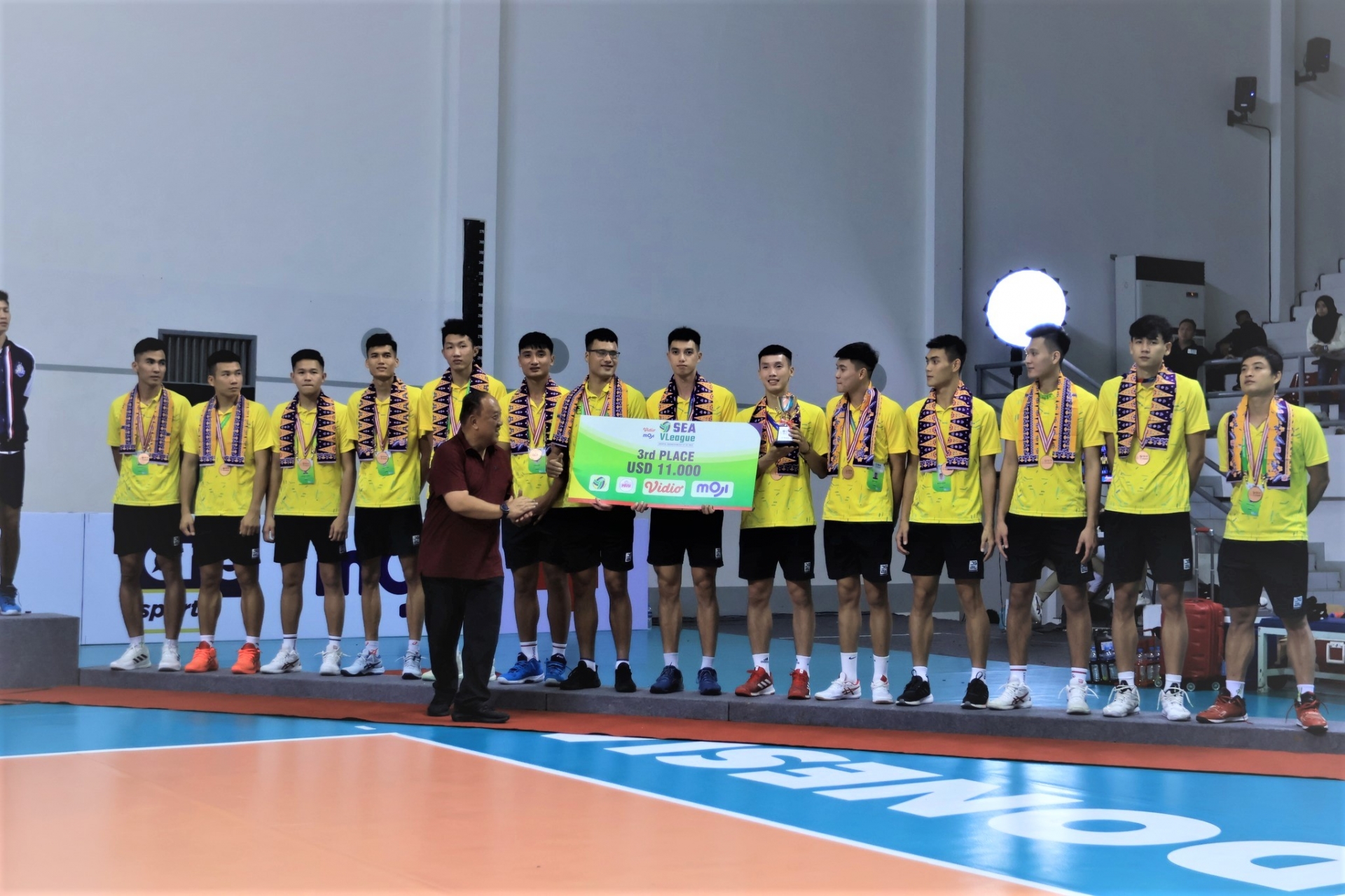 Bóng chuyền nam Việt Nam giành HCĐ lượt đi SEA V.League 2023 306449