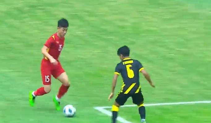 Trực tiếp U19 Việt Nam 0-0 U19 Malaysia: Thi đấu hứng khởi 157571