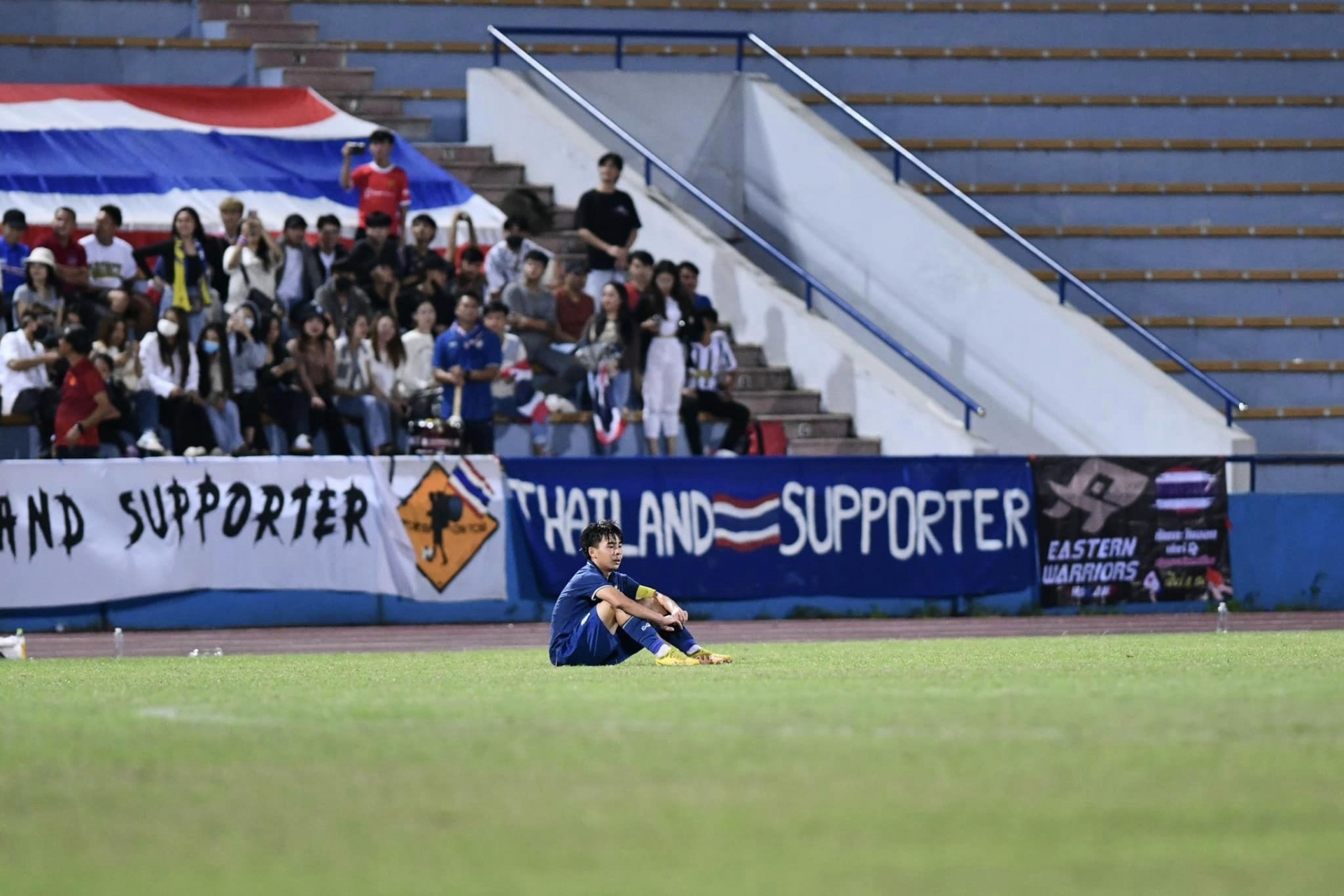 Cầu thủ Thái Lan khóc như mưa sau trận thua U17 Việt Nam 200124