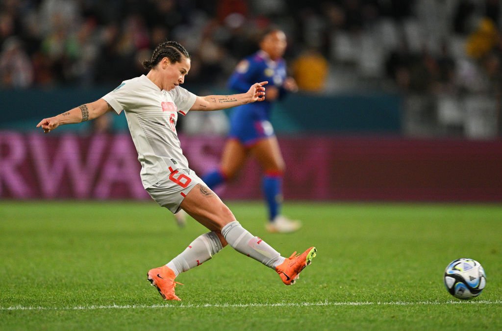 Trực tiếp nữ Philippines 0-1 nữ Thụy Sĩ: Bàn thắng trên chấm 11m 305504