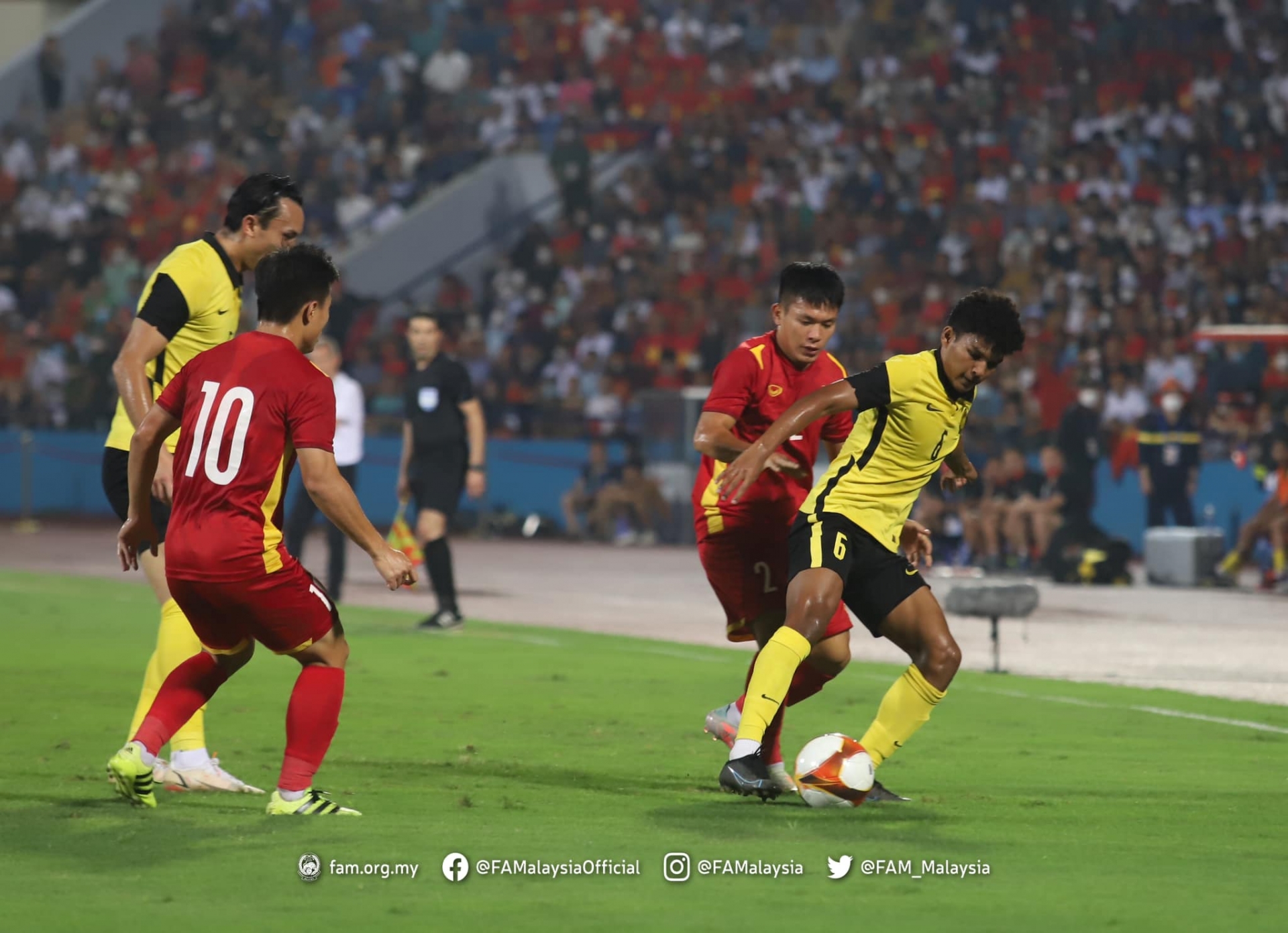 Trực tiếp U23 Việt Nam 0-0 U23 Malaysia: Xuyên phá hàng thủ 139234