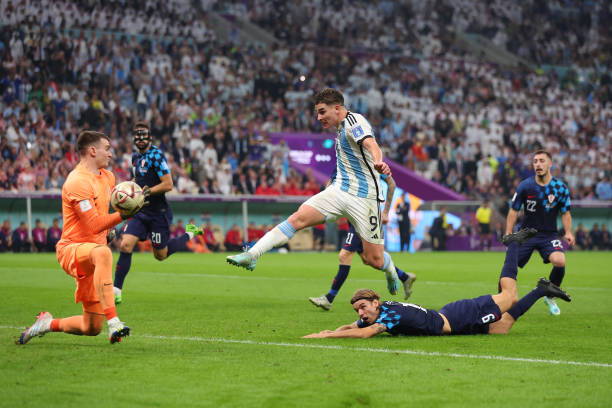 Trực tiếp Argentina 2-0 Croatia: Quá nhanh quá nguy hiểm! 231684