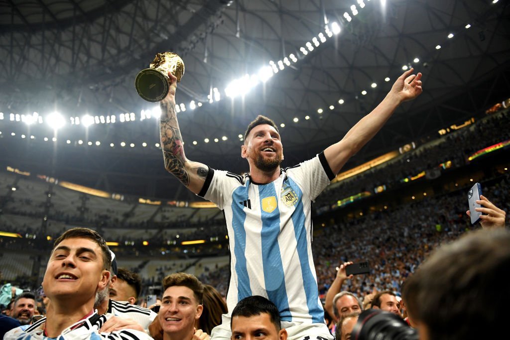 Messi 'chốt' tương lai cực vui sau chức vô địch World Cup-233514