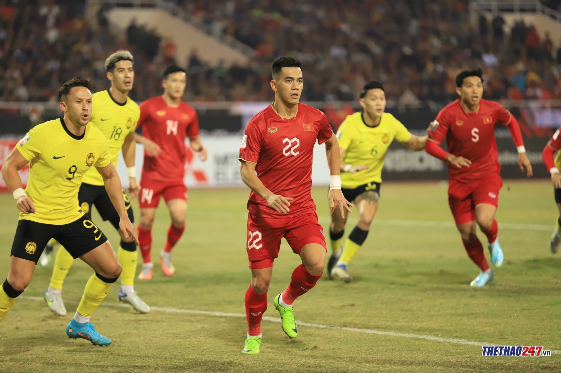 Trực tiếp Việt Nam 0-0 Malaysia: Ăn miếng trả miếng! 236737