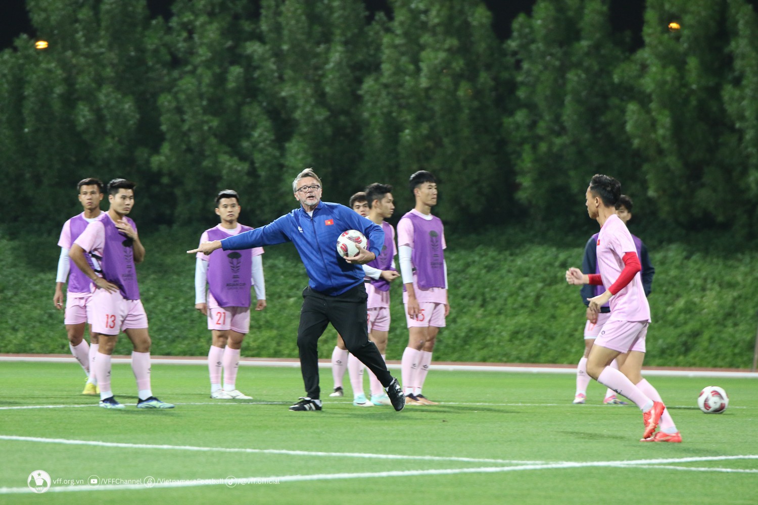 hlv-troussier-asian-cup-1705651046.jpg