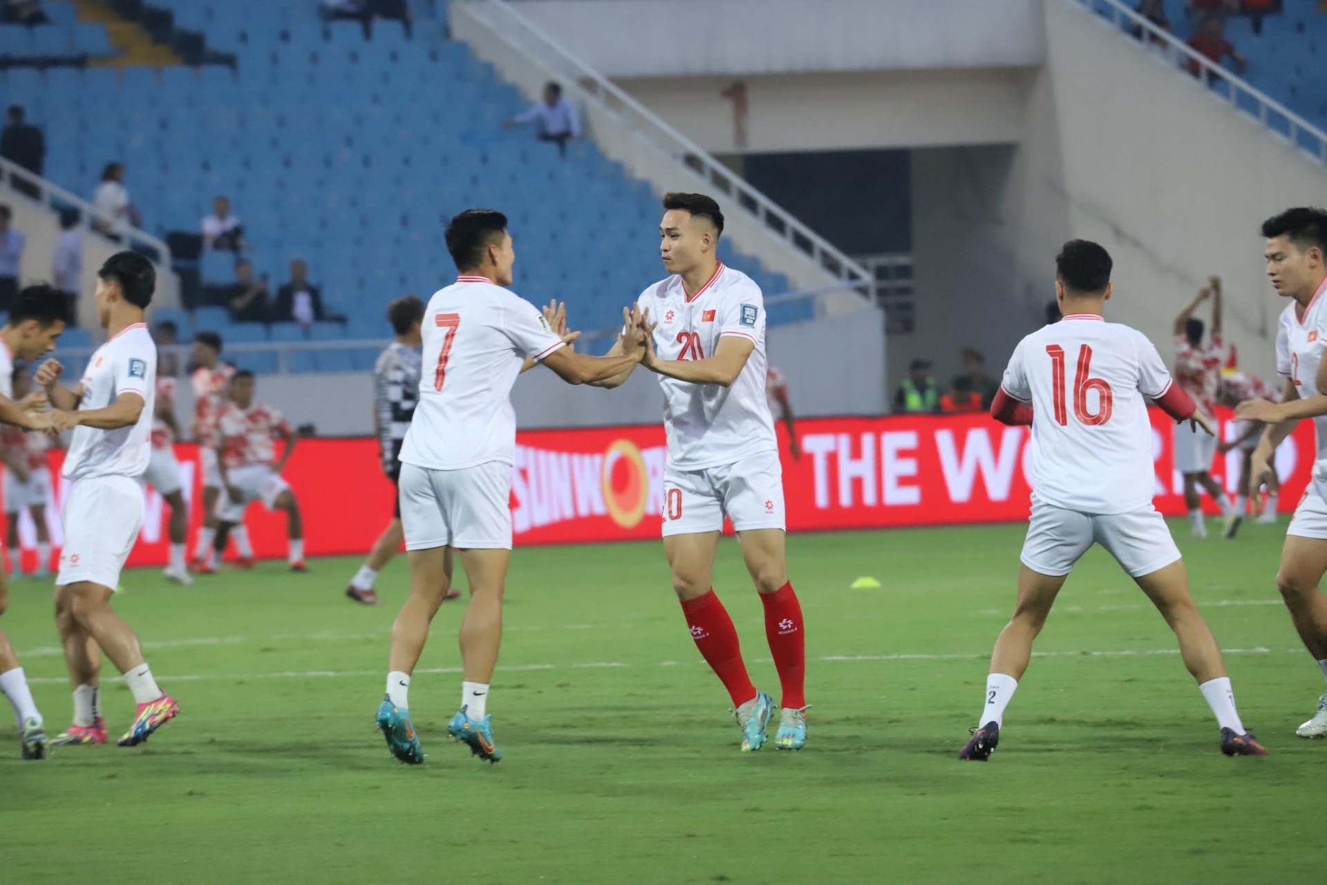 Trực tiếp Việt Nam vs Indonesia: HLV Troussier ra quyết định về Quang Hải 430005Trực tiếp Việt Nam vs Indonesia: HLV Troussier ra quyết định về Quang Hải 430005