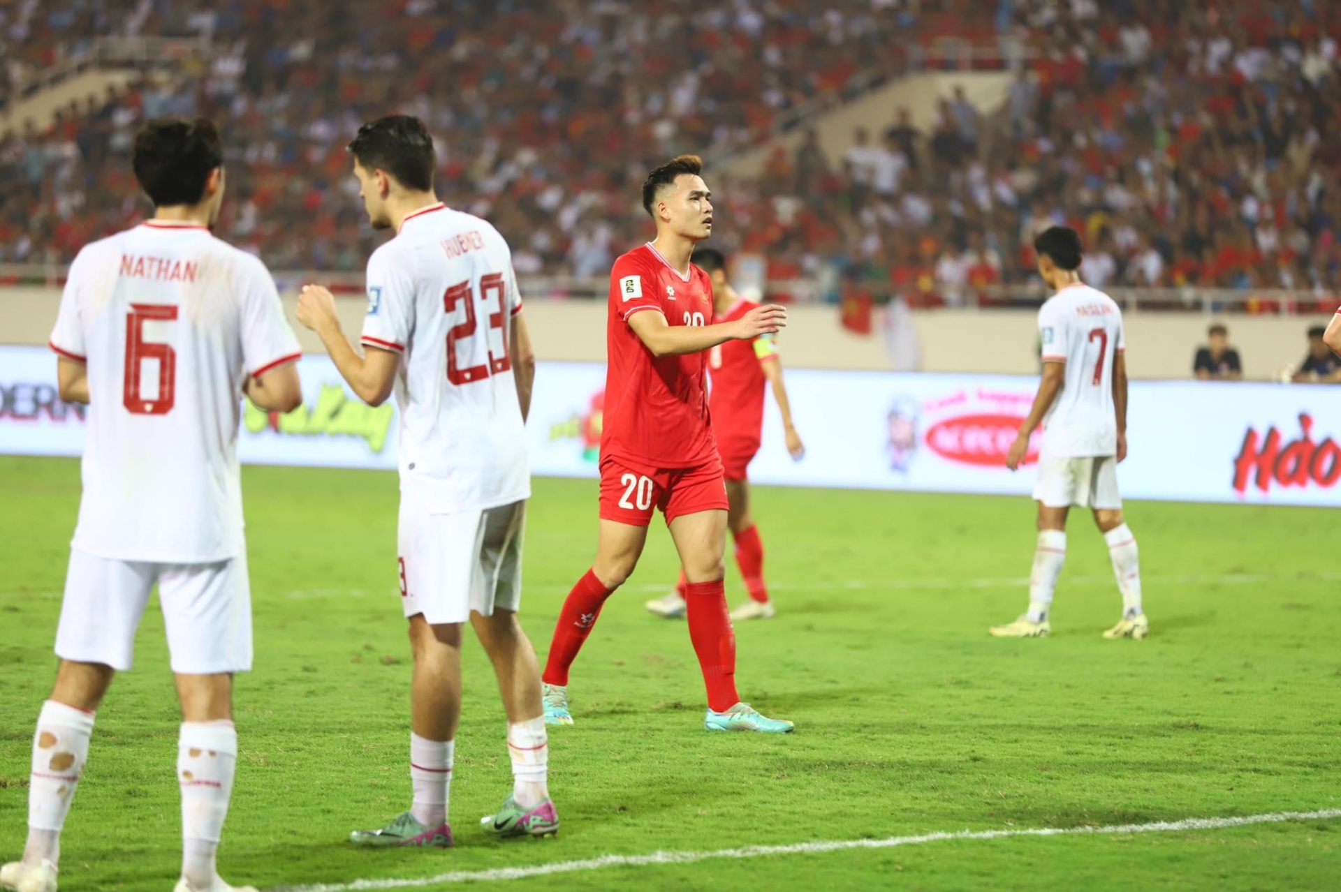 Trực tiếp Việt Nam 0-2 Indonesia: Bế tắc! 430092