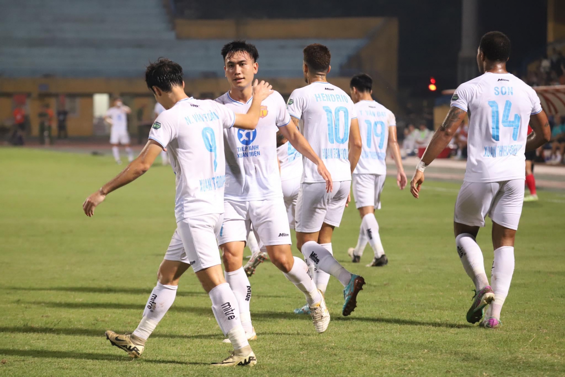 Trực tiếp CAHN 1-1 Nam Định: Filip Nguyễn mắc sai lầm! 456303Trực tiếp CAHN 1-1 Nam Định: Filip Nguyễn mắc sai lầm! 456303