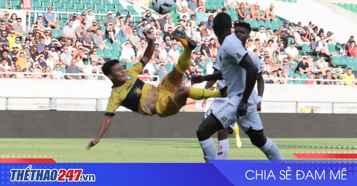 thumbnail - Suýt lập siêu phẩm, Quang Hải có 'bước tiến lớn' tại Pau FC ở Ligue 2