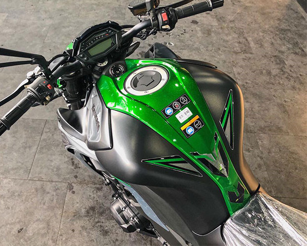 Một số trang bị trên xe Kawasaki Z1000