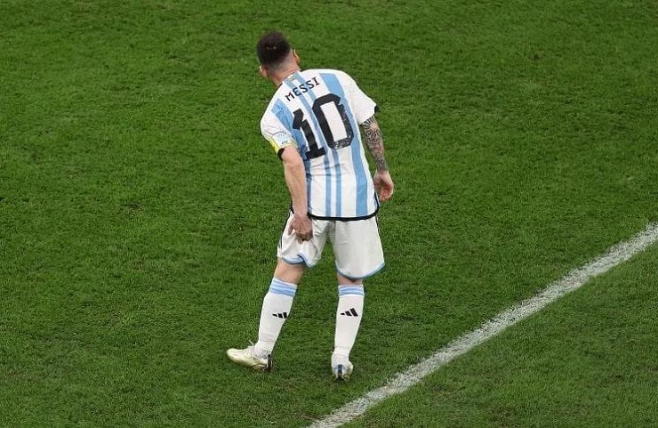 Argentina đón tin cực dữ: Messi gặp vấn đề, nguy cơ lỡ trận chung kết? 232582