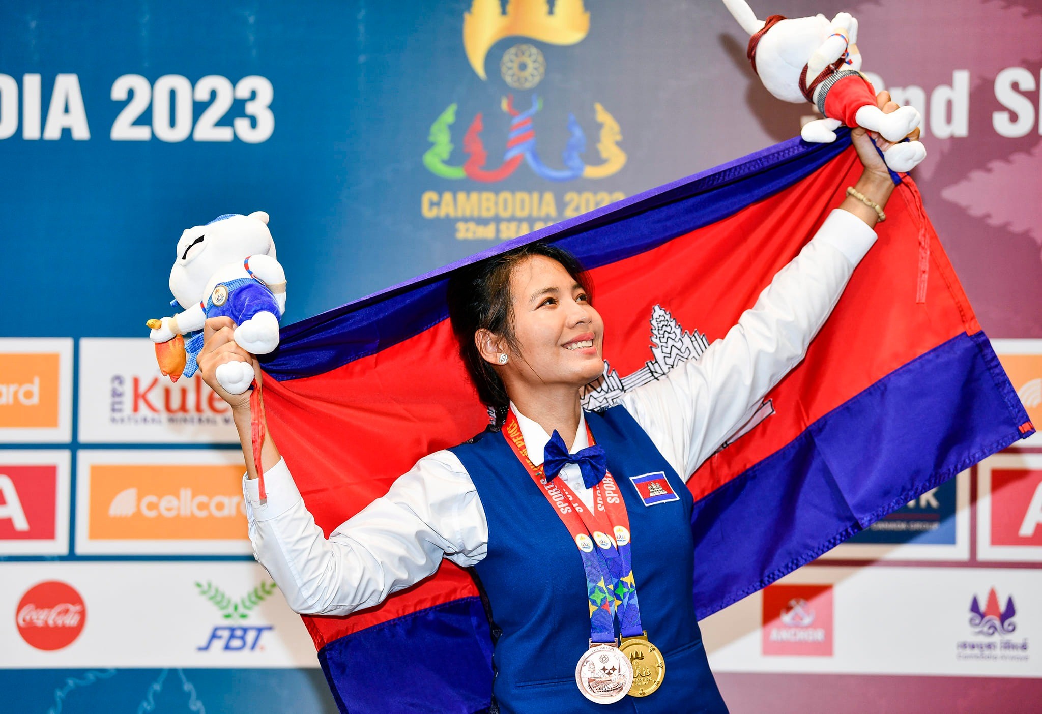 sruong pheavy dung toan bo tien thuong sea games 32 de lam tu thien