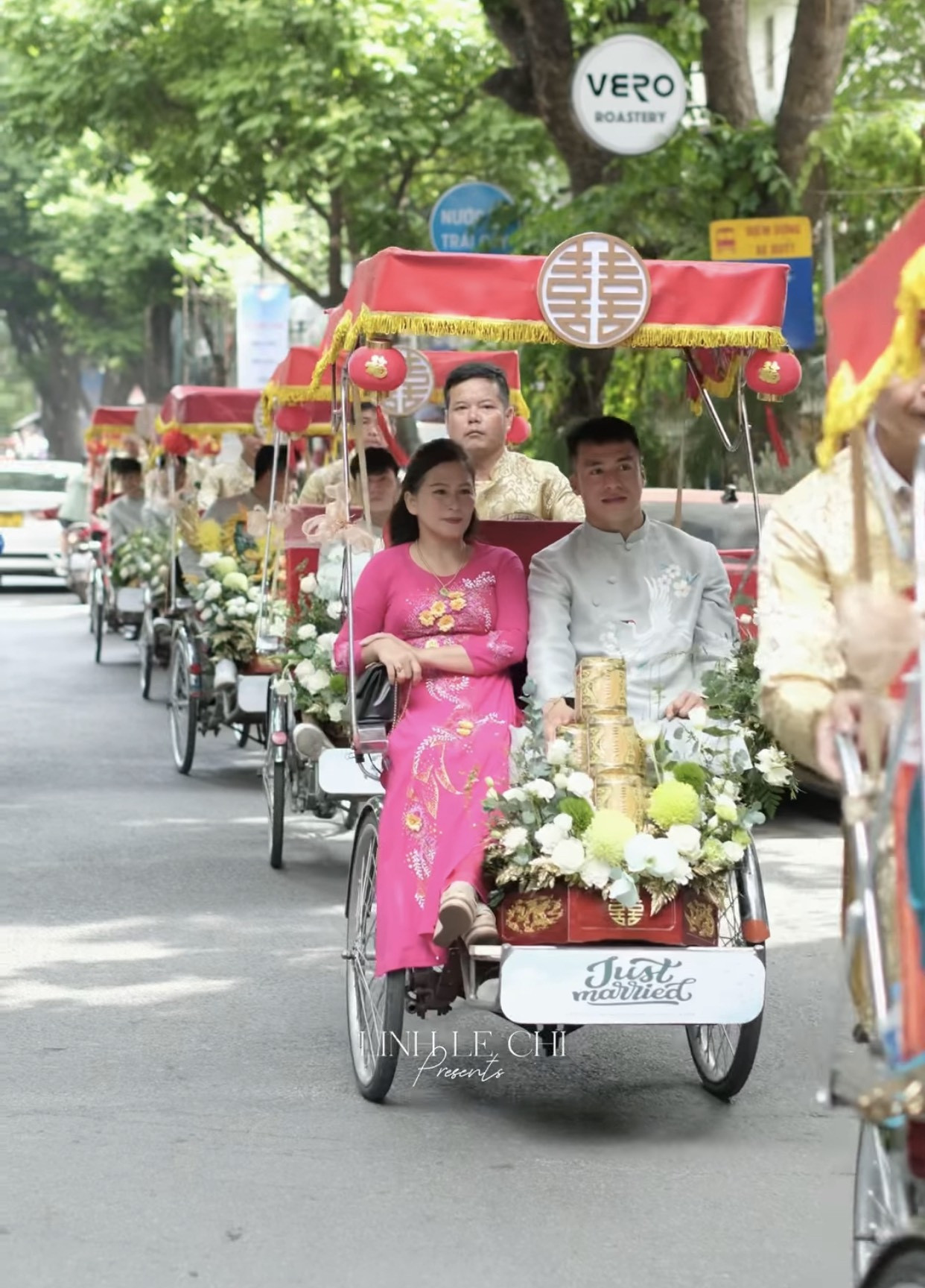 Chùm ảnh: Đoàn Văn Hậu mang sính lễ đến rước cô đâu Doãn Hải My 355052