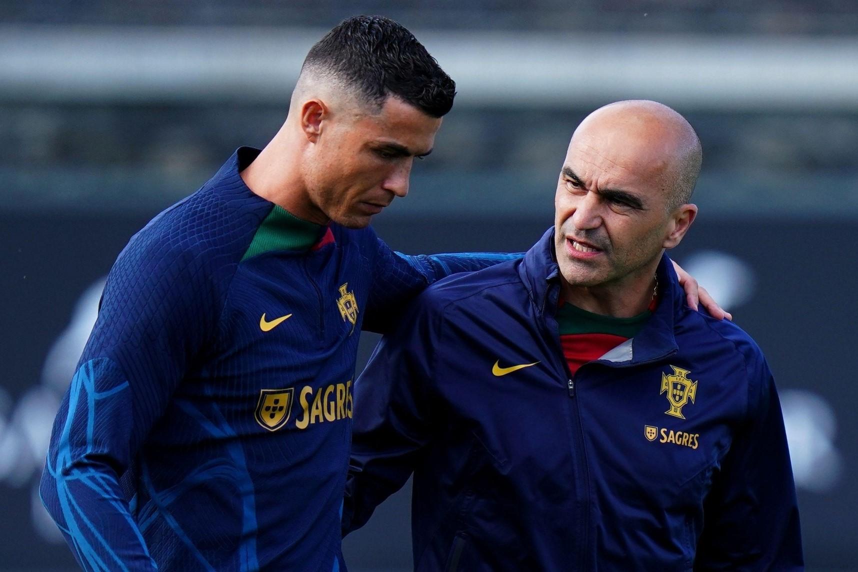 Roberto Martinez n&oacute;i điều bất ngờ về Ronaldo