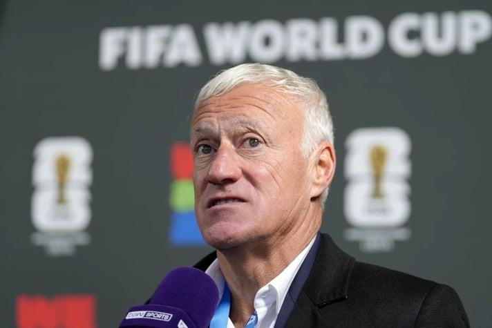 HLV Deschamps: 'Trọng tài có đủ trình độ bắt bán kết World Cup?'