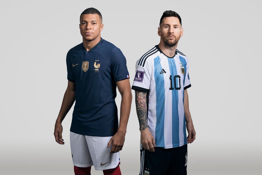 Messi hơn Ronaldo nhưng Mbappe mới là người vượt qua 'quái vật'-233012