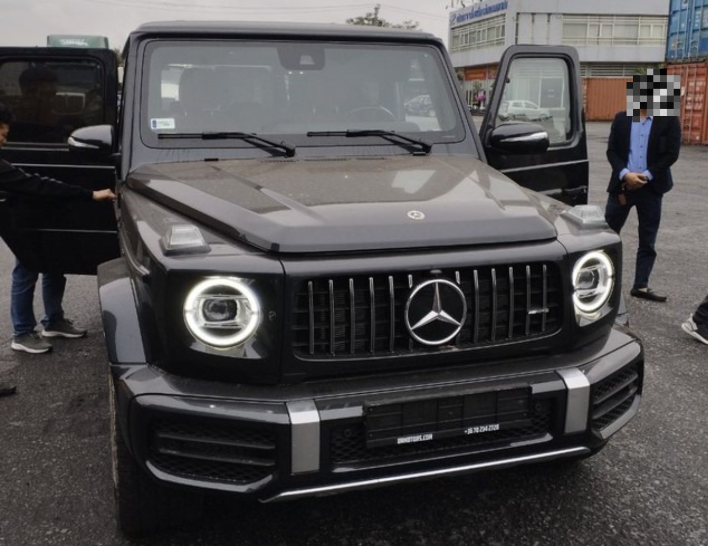 Mercedes-AMG G63 giá 12 tỷ đồng bị “bỏ rơi” nhiều năm tại cảng Hải Phòng