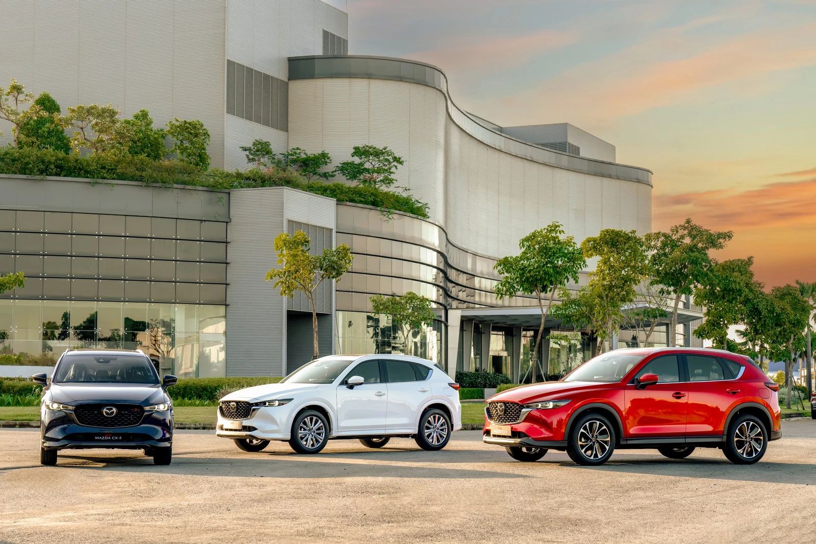 Mazda CX-5 2023 ra mắt: Thêm trang bị đấu Ford Territory, giá bán giảm bất ngờ 300980
