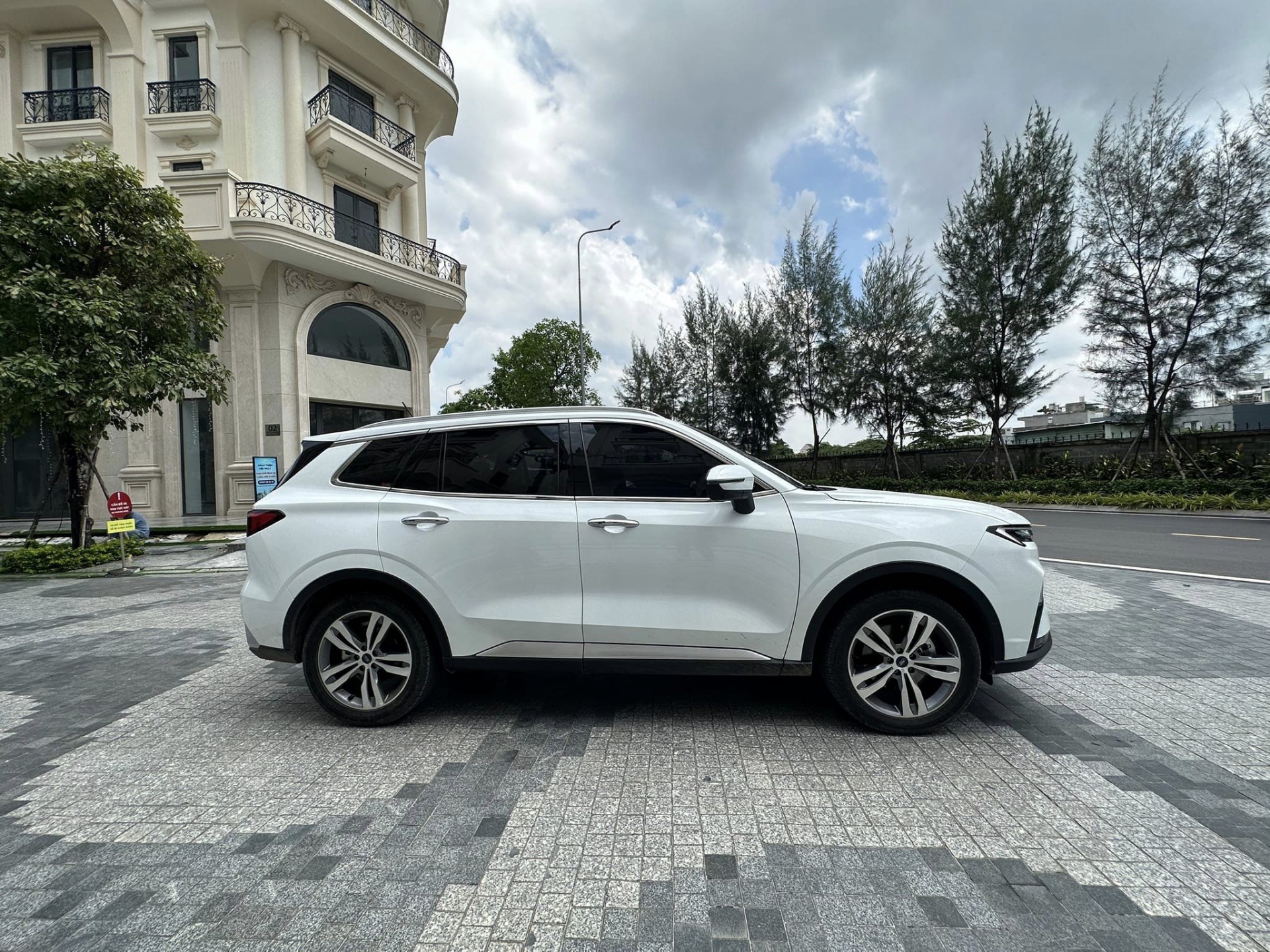 Lăn bánh chưa đầy 1 năm, Ford Territory ‘siêu lướt’ được chào bán với giá khó tin 324370