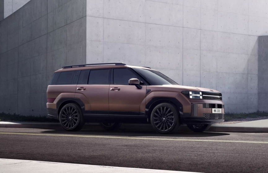 chi-tiet-hyundai-santafe-the-he-moi-kich-thuoc-gia-tang-trang-bi-tan-rang-dau-everest-vf8-312513