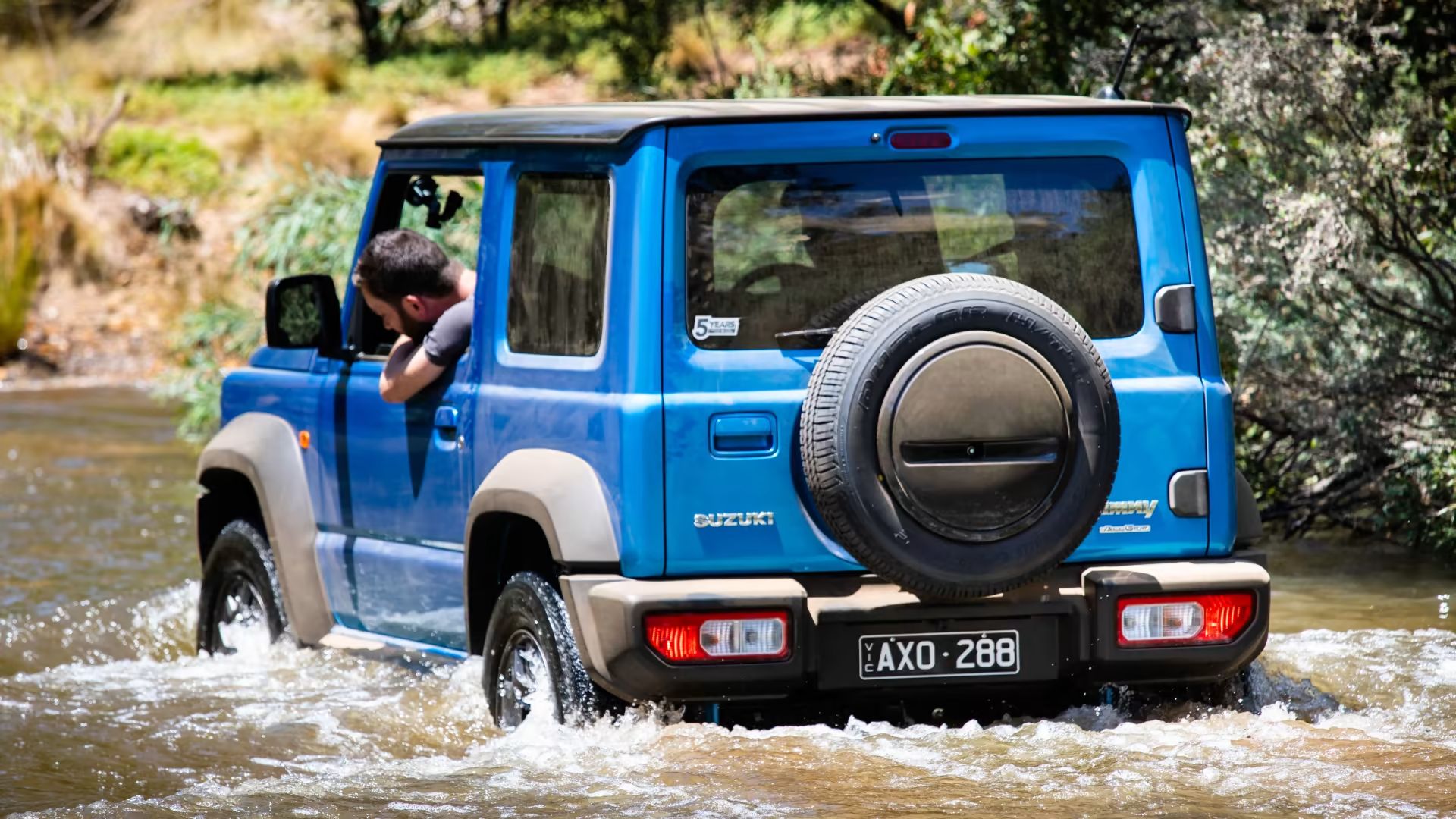 ‘Tiểu G63’ Suzuki Jimny chứng tỏ độ HOT, cháy hàng sau chưa đầy 5 tiếng mở bán 330794