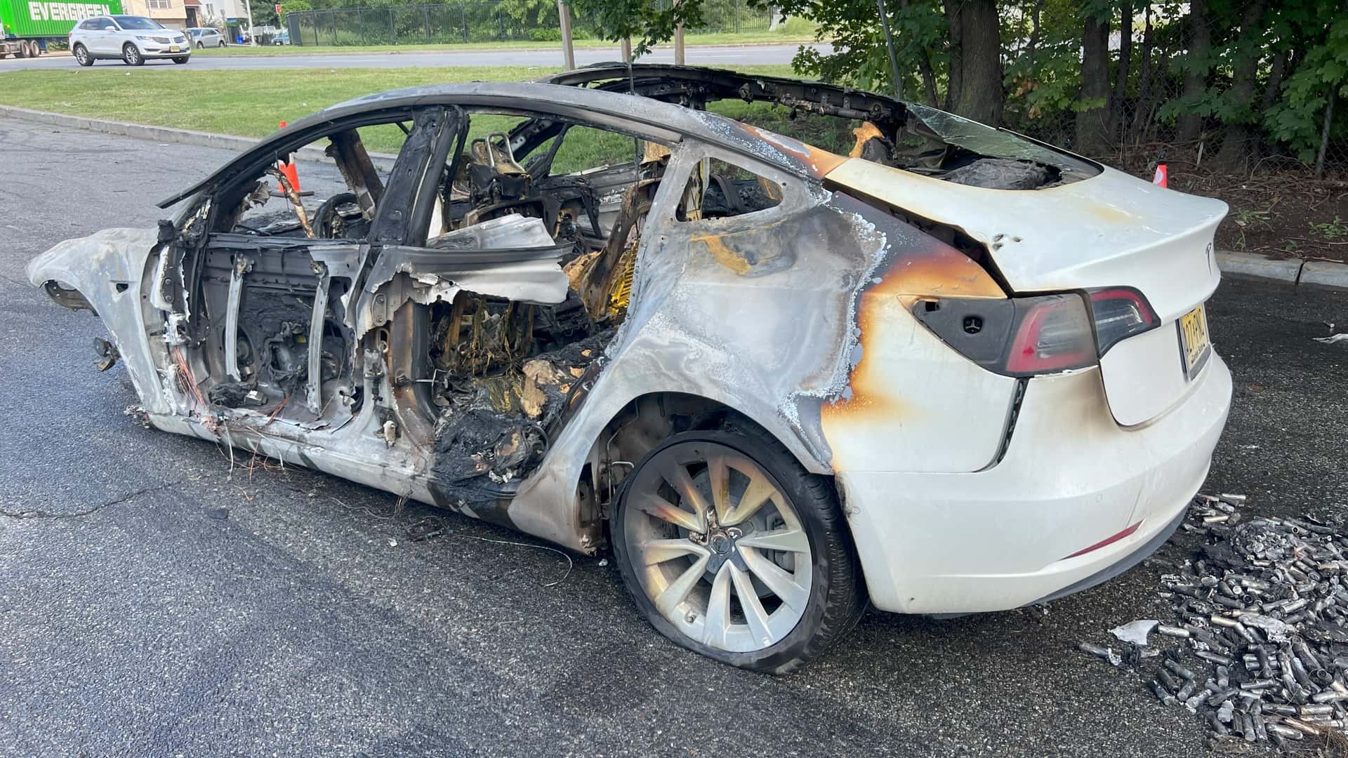 tesla-model-3-fire-in-new-jersey (3)