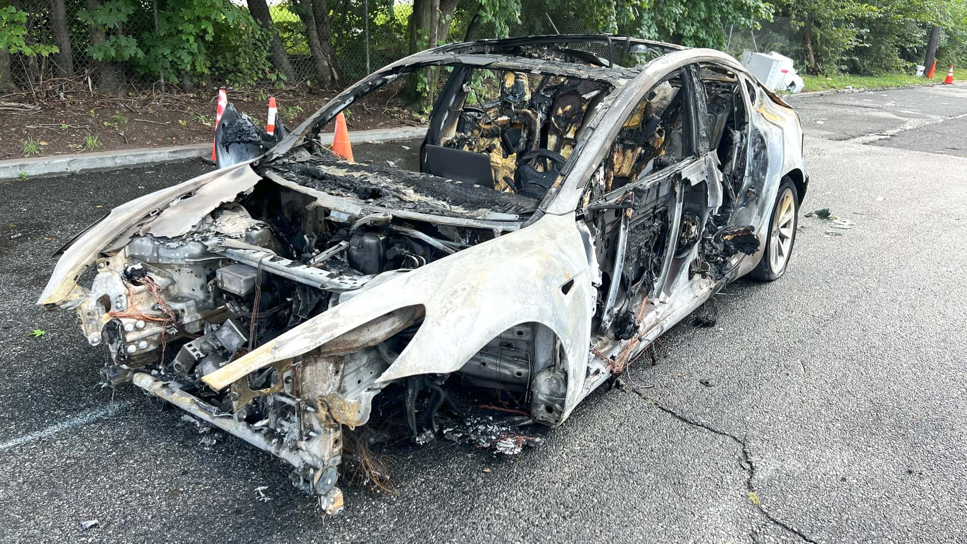 tesla-model-3-fire-in-new-jersey (4)