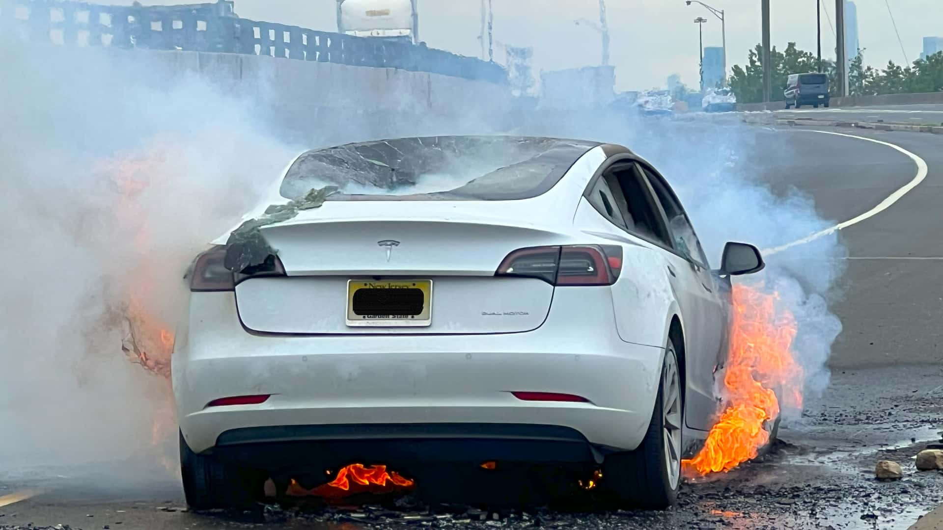 tesla-model-3-fire-in-new-jersey (5)