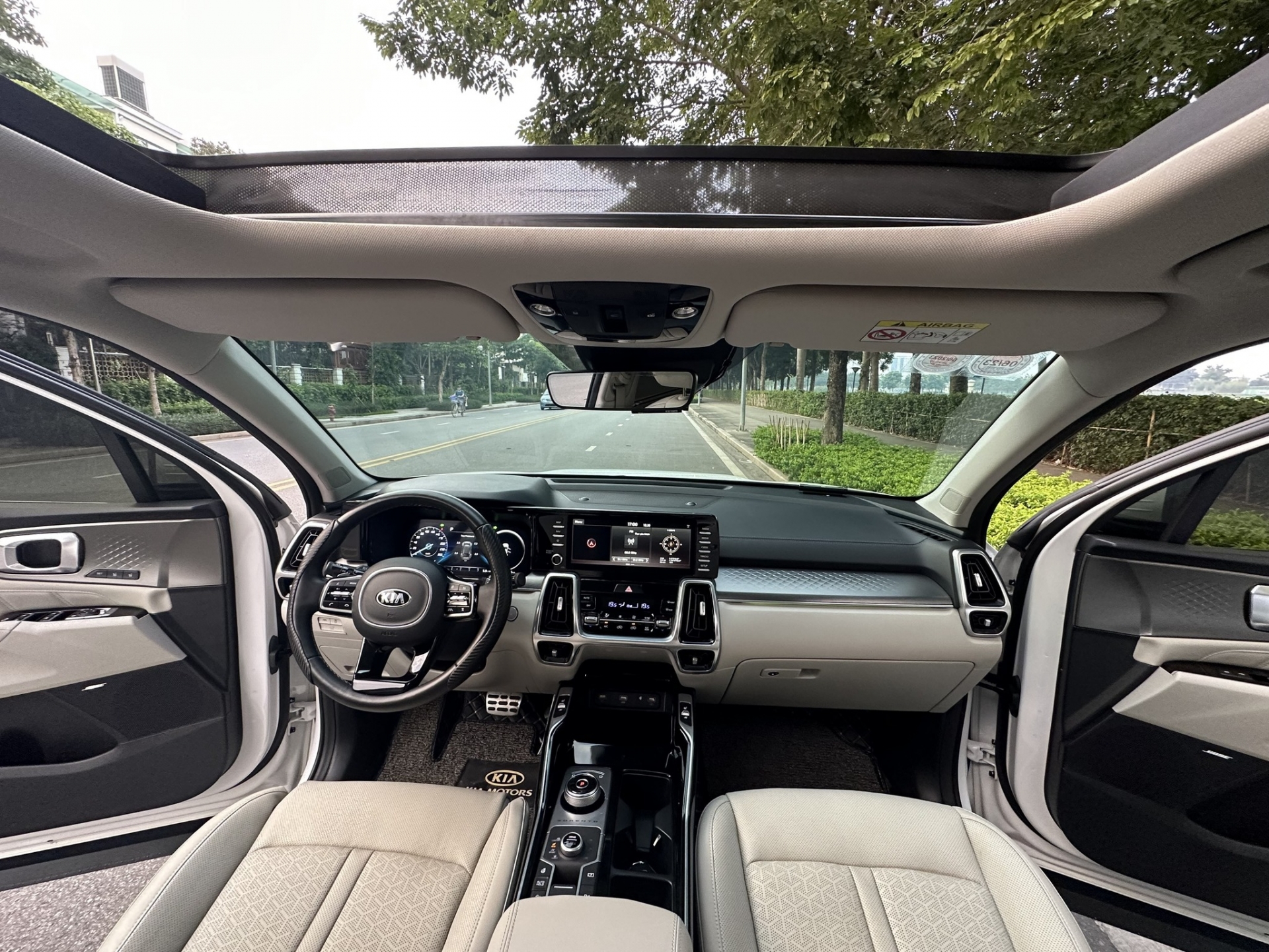 Sau 3 năm lăn bánh, Kia Sorento cũ xuống giá khó tin 341350