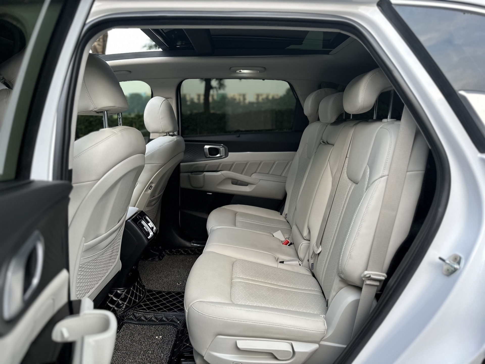 Sau 3 năm lăn bánh, Kia Sorento cũ xuống giá khó tin 341352