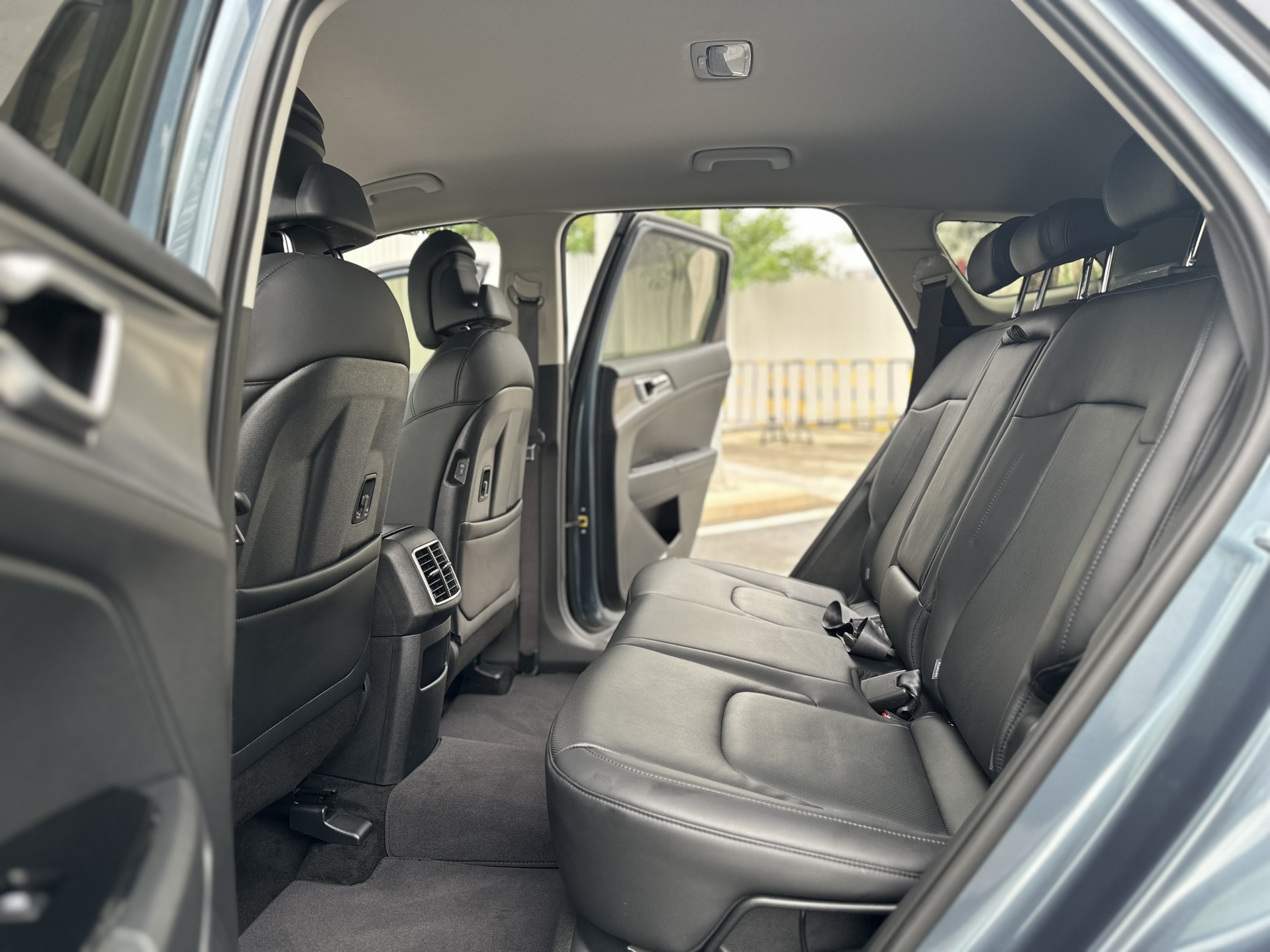 Kia Sportage cũ rao bán với giá khó tin sau chỉ vài nghìn km lăn bánh 344097