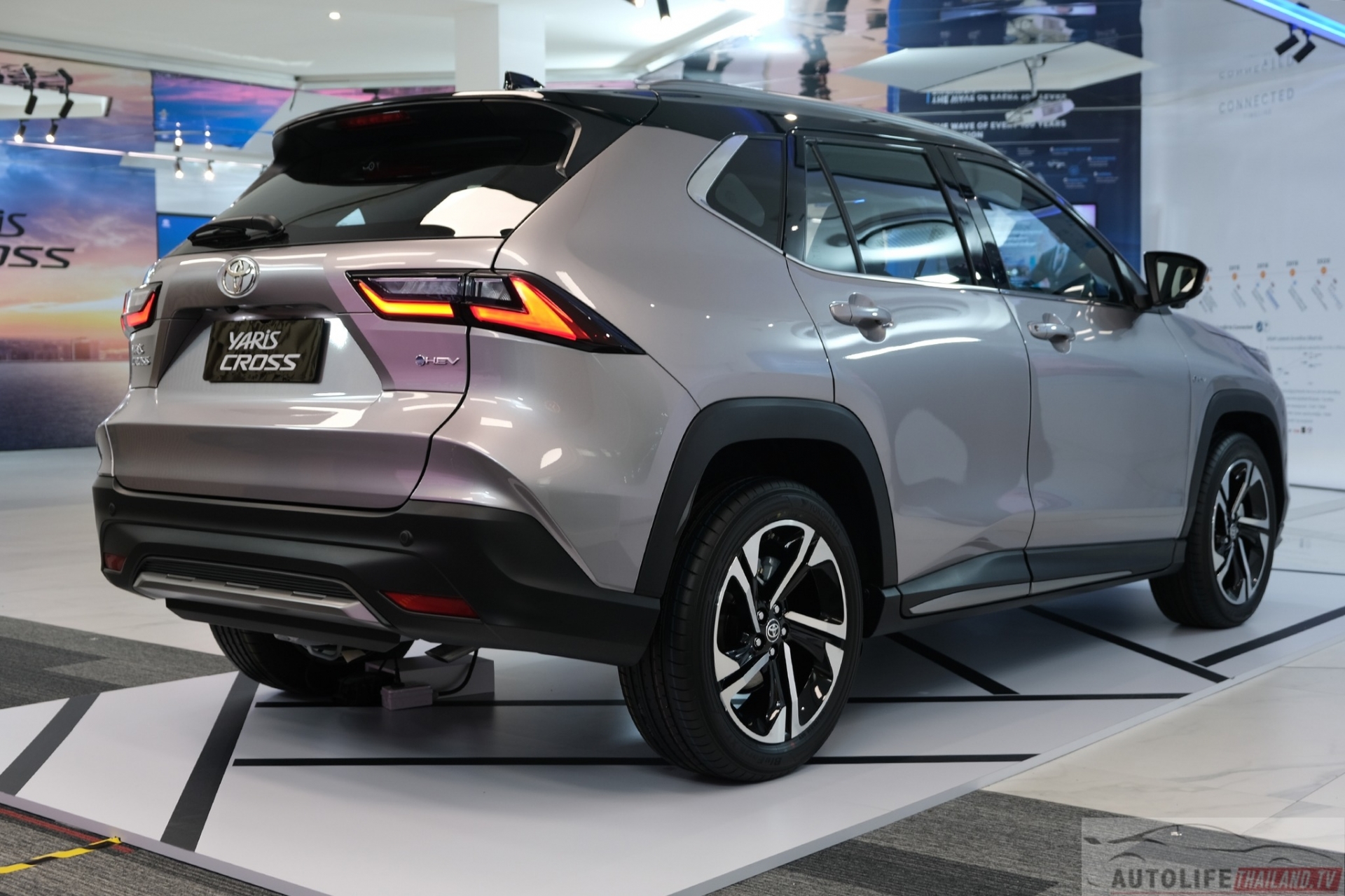 toyota-yaris-cross-2024-8